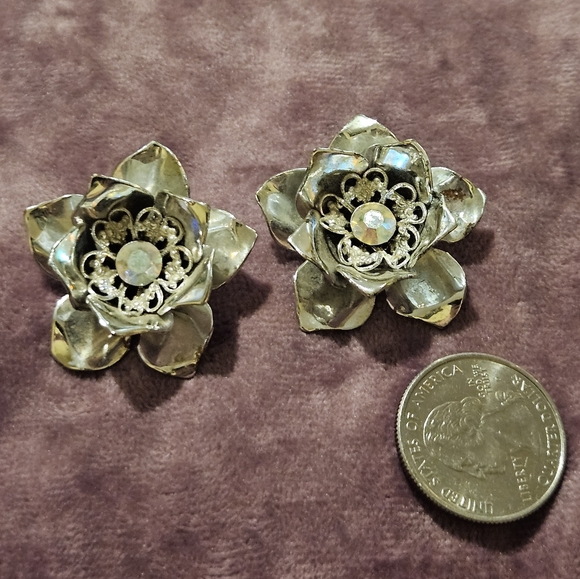 Jewelry - Brushed Silver ton Floral Rose Clip-on Earrings, Aurora Borealis